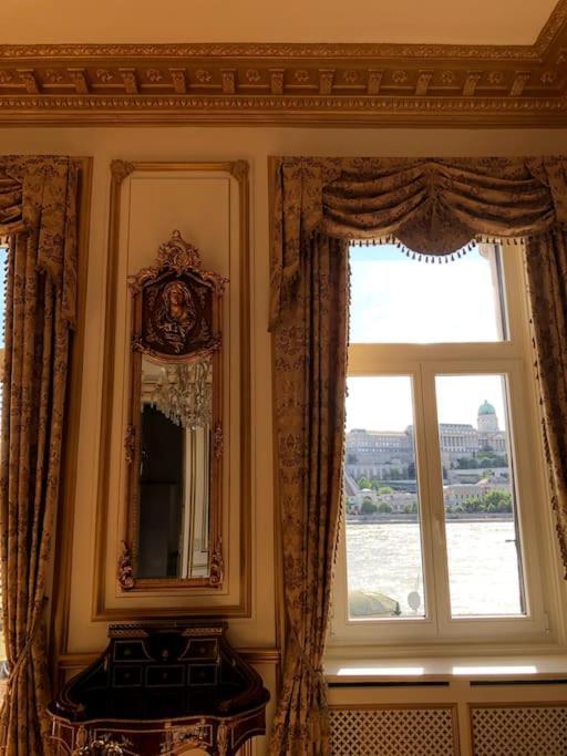 Baroque Danube Panorama Red Daire Budapeşte Dış mekan fotoğraf