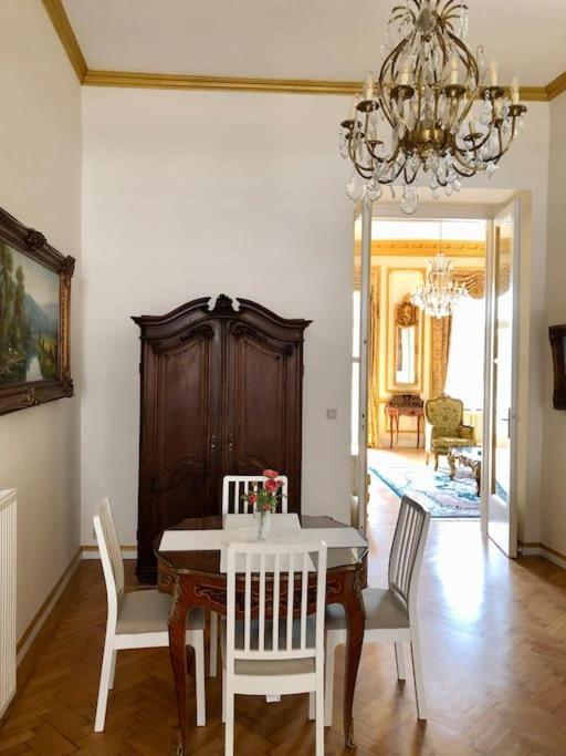 Baroque Danube Panorama Red Daire Budapeşte Dış mekan fotoğraf