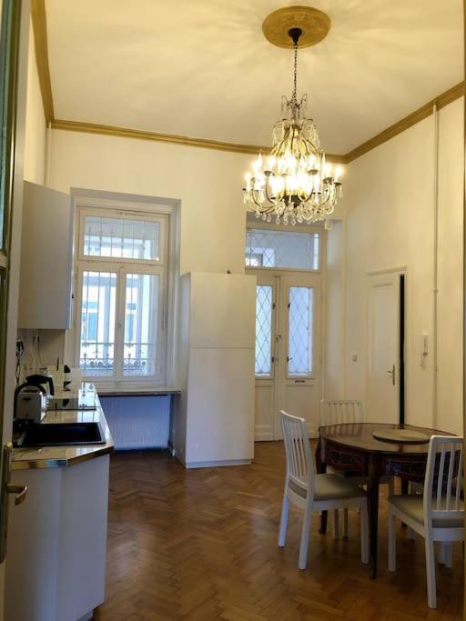 Baroque Danube Panorama Red Daire Budapeşte Dış mekan fotoğraf