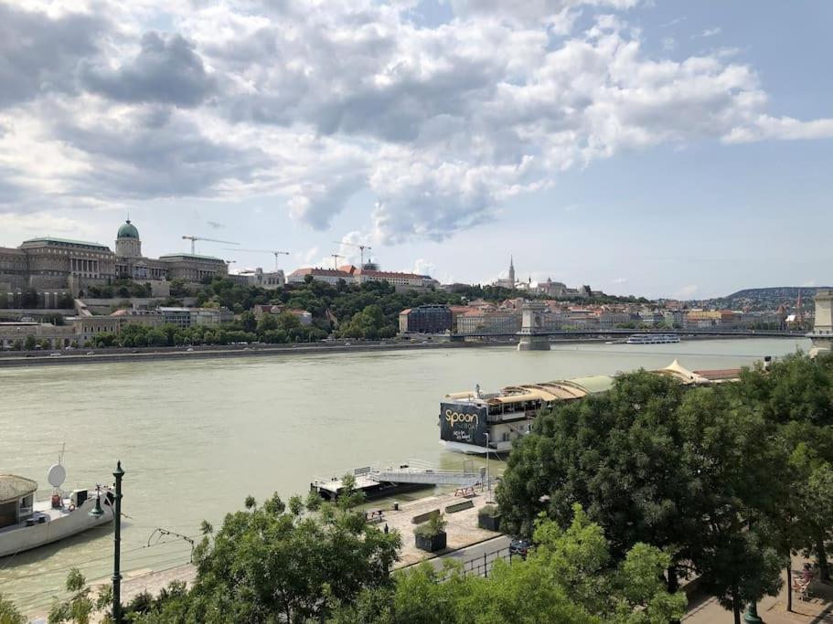 Baroque Danube Panorama Red Daire Budapeşte Dış mekan fotoğraf