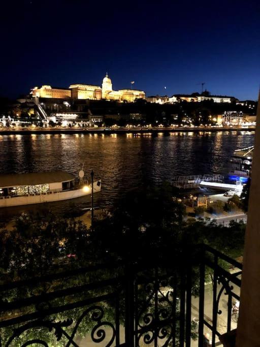 Baroque Danube Panorama Red Daire Budapeşte Dış mekan fotoğraf