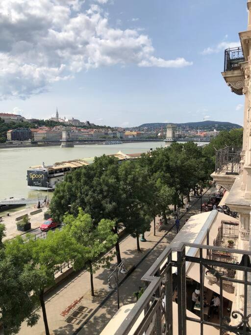 Baroque Danube Panorama Red Daire Budapeşte Dış mekan fotoğraf