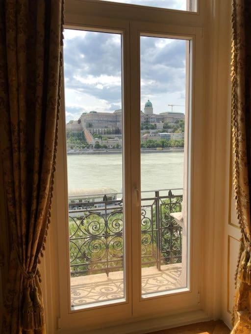 Baroque Danube Panorama Red Daire Budapeşte Dış mekan fotoğraf