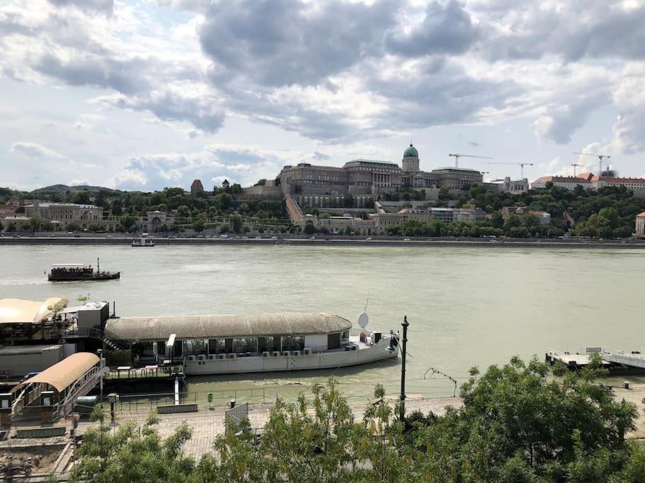 Baroque Danube Panorama Red Daire Budapeşte Dış mekan fotoğraf
